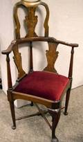 Queen Anne Style Mahogany and Burl Veneer Roundabout Chair