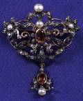 Antique Silver Pearl and Quartz PendantBrooch