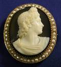 Antique 18kt Gold Agate and Seed Pearl Cameo PendantBrooch