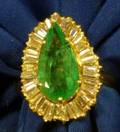 14kt Gold Pearshape Emerald and Diamond Ring