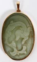 14KT YELLOW GOLD AND JADE PENDANT