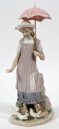 LLADRO PORCELAIN FIGURE SUSAN AND THE DOVES