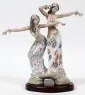 LLADRO PORCELAIN FIGURE TAHITIAN DANCING GIRLS