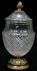 021219 EUROPEAN CUT GLASS COVERED JAR H 105 DIA 4