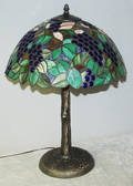 021113 TIFFANY STYLE BRONZE  LEADED GLASS TABLE LAMP
