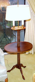 011130 FRENCH WALNUT TABLE  FLOOR LAMP H 56