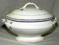 021190 PORCELAIN COVERED SOUP TUREEN 19TH CENTURY L