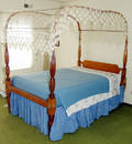 1181 AMERICAN SHERATON MAPLE TESTER BED CIRCA 1830 H