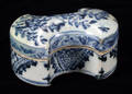 113127 CHINESE BLUE AND WHITE WARE INGOT SHAPED COVERE