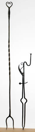 121424 IRON TOASTING FORK  TONGS ANTIQUE TWO PIECES