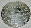 020410 CRYSTAL AND STERLING SILVER APPLIQUE TRIVET DI