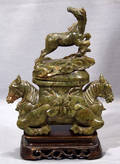 121465 CHINESE CARVED SERPENTINE HARDSTONE COVERED URN