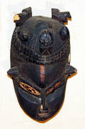 113257 CARVED WOOD AFRICAN FACE MASK CIRCA 1900 H 13