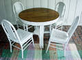 011512 WHITE WICKER ROUND DINING TABLE WITH WOOD TOP 