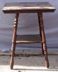 010464 AMERICAN ANTIQUE MAHOGANY LAMP TABLE C 1930