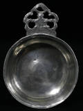 121033 PEWTER MINIATURE PORRINGER CIRCA 1800 L 4