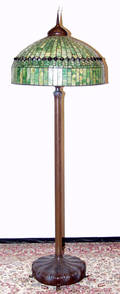 041078 TIFFANY STYLE BRONZE  LEADED GLASS FLOOR LAMP