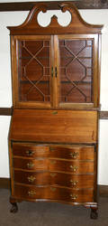 081153 CHIPPENDALE STYLE MAHOGANY SECRETARY BOOKCASE