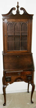 031199 QUEEN ANNE STYLE MAHOGANY SECRETARY DESK