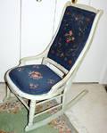 060125 AMERICAN ANTIQUE WALNUT ROCKING CHAIR