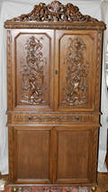 081195 WALNUT CHINA CABINET ENTERTAINMENT CABINET