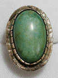080107 GOLD  GREEN CABACHON STONE RING