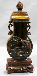 040207 CHINESE TIGER EYE CARVED SNUFF BOTTLE