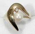 050176 14K GOLD PEARL  DIAMOND RING