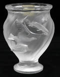 062242 LALIQUE CARVED GLASS VASE