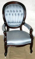 071483 VICTORIAN WALNUT GENTLEMANS ARM CHAIR