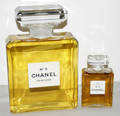 061499 CHANEL NO 5 CRYSTAL PERFUME BOTTLE