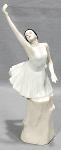 060415 ROYAL DOULTON BALLERINA PORCELAIN FIGURINE