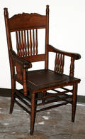 050358 AMERICAN ANTIQUE OAK SPINDLE BACK ARM CHAIR