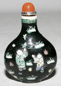 041512 CHINESE PORCELAIN SNUFF BOTTLE