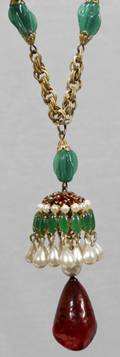 031575 COSTUME EMERALD  PEARL NECKLACE WPENDANT