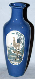 052472 ORIENTAL POTTERY BLUE VASE