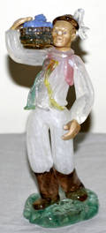 031683 VENETIAN GLASS FIGURE OF A MAN CARRYING BUNDLE