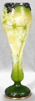 051010 DAUM NANCY FRENCH CAMEO GLASS VASE