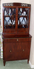051035 ROBERT IRWIN MAHOGANY CHINA CABINET