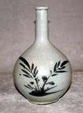 041051 JAPANESE IMARI WARE POTTERY SAKE BOTTLE