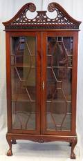 CHIPPENDALE STYLE MAHOGANY CHINA CABINET
