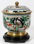 CHINESE PORCELAIN COVERED JAR