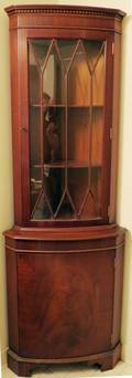 MAHOGANY CORNER CABINET MID 20TH C