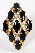 14KT YELLOW GOLD ONYX  SEED PEARL RING