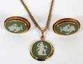 12KT ENGLISH WEDGWOOD PENDANT  1 PAIR OF EARRINGS