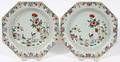CHINESE EXPORT PORCELAIN PLATES 18TH C PAIR