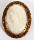 10KT YELLOW GOLD  CARVED CAMEO BROOCH