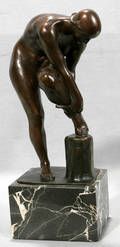 082074 BRONZE SCULPTURE HEMETED FEMALE NUDE