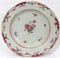 021256 LOWESTOFT PORCELAIN SOUP PLATE 18TH C