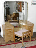 082332 ART DECO BLOND OAK DRESSER  VANITY